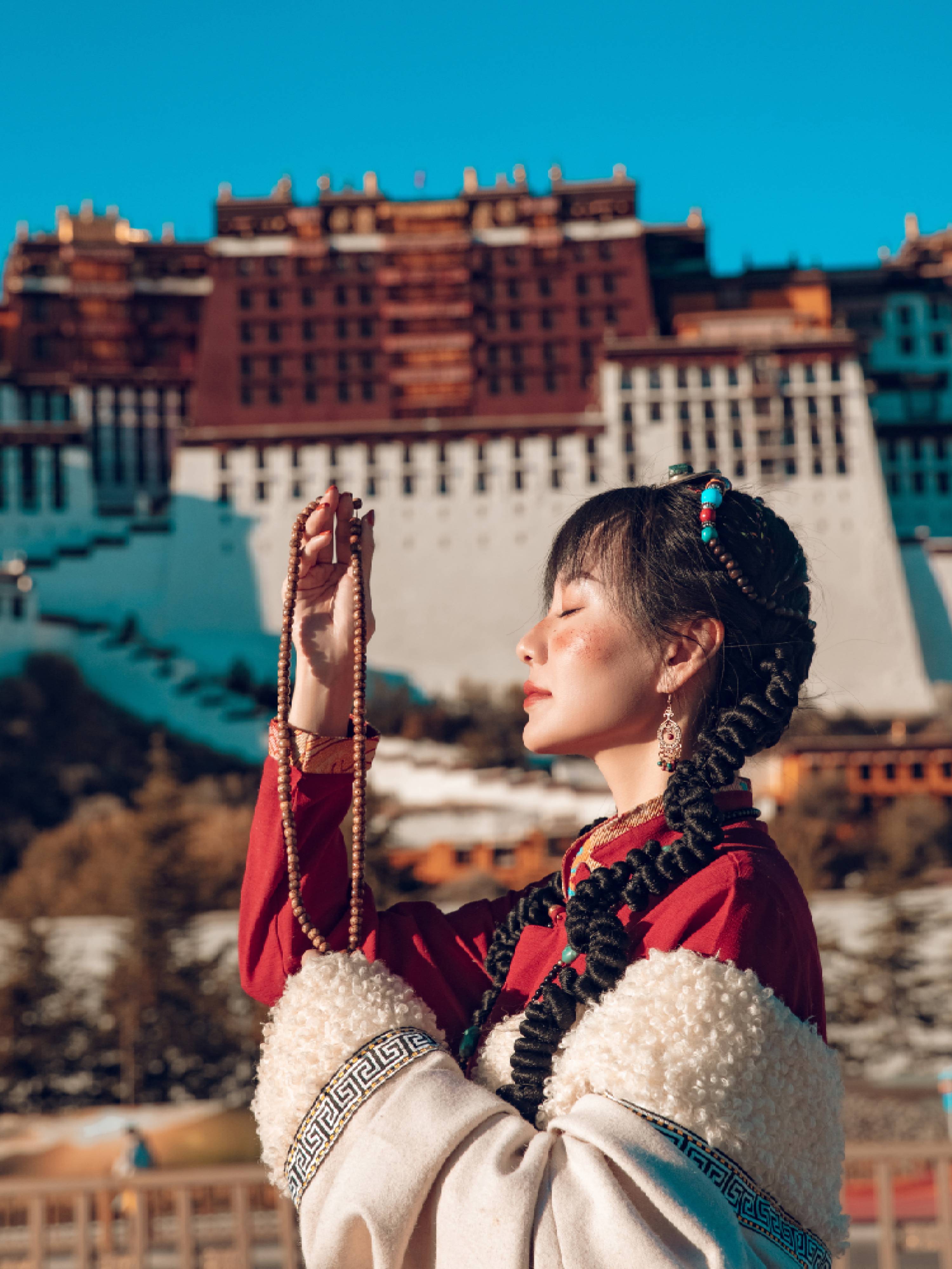 Personal photos of tourist features: Barkhor Street + Jokhang Temple (experience version)