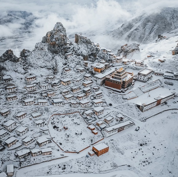 冬游西藏，藏东南寻找最美蓝冰